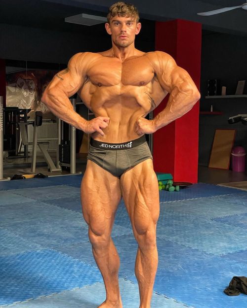 XXX musclecomposition:Bodybuilder, Toby Richards photo