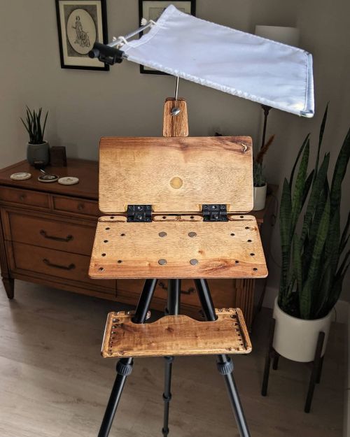 My DIY portable sketch easel for plein air painting. The design is by James Gurney and I used instru