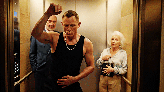 Daniel Craig and Taika Waititi Shake Up the Vodka Commercial