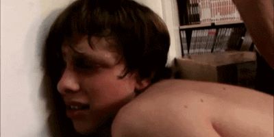 fagschool:  cancerbabydoll:  cute   Good boys have red asses 