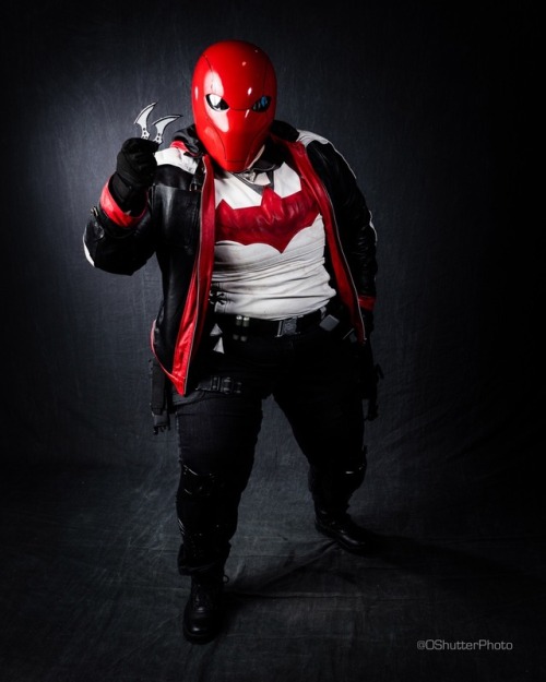 Red Hood photoshoot at Comiccon! Photography by Richard Dufault (oshutterphoto.com)