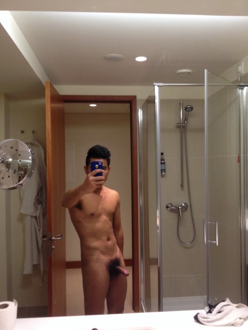 willyoujerkmeoff:  Ready to take shower…anyone want to join me huh?…….> follow me @ willyoujerkme