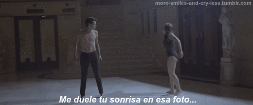 more-smiles-and-cry-less:    Camila Gallardo - Más de la mitad. 