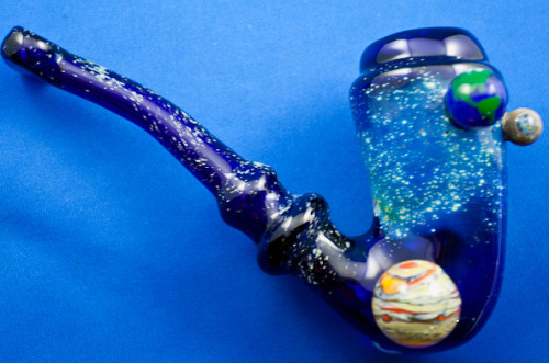 raphael420bongswater:  damnnlyssa:  420weedgraphics:  SPACE sherlock pipe by Bob Badtram  yo   Oh my god this is fucking amazing