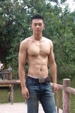 auberonbc:  For more Gorgeous Asian Men visit:http://auberonbc.tumblr.com/archive