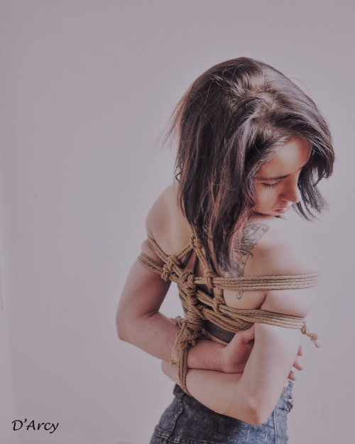 nekkid312:  Alice looking back on Gote by Sir-Darcy
