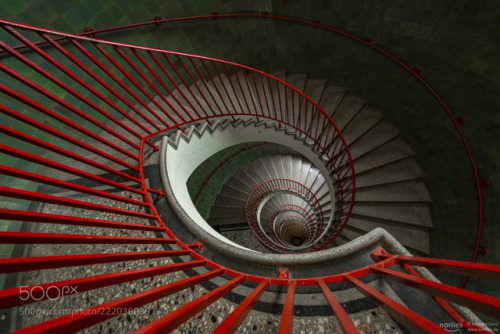 red eye staircase by norlies