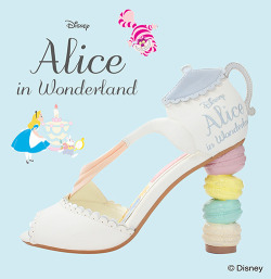 harajuju:Japanese shoemaker RANDA is teaming up with Disney to produce designs based on the classic Alice in Wonderland animated movie. The shoes range from ¥7,900 to ¥12,900, and will be released on February 28, 2015.More info available at Randa’s