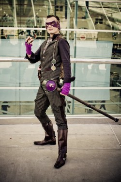 playthatcos:   Johnny Bias as Riddler at Comic-Con 2012 (photo by Mike Rollerson)  psst… click the link to check out Mike’s work… its beautiful!