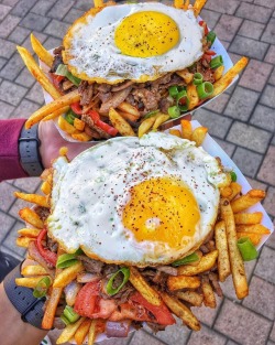 labrujadelbarrio:  thefoodygroup: Döner saltado – sautéed onions, tomato and red peppers, mixed with french fries and Doner Kebab, topped off with a fried egg and aji sauce. [1080 × 1350]  Oh hi Peruvian inspired food 👅