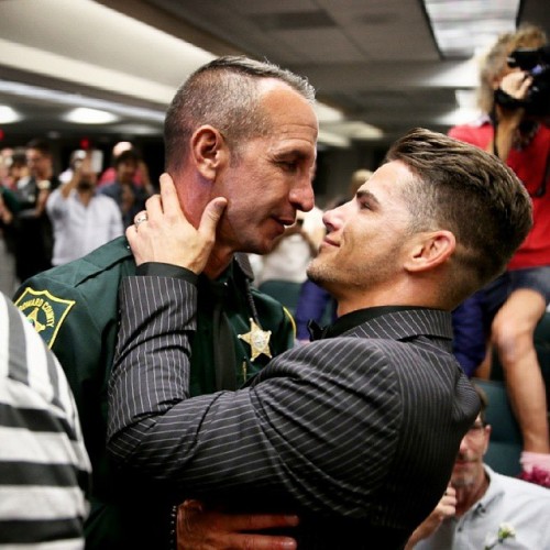 redonlineph:  This photo of Broward County Sheriff’s Detective David Currie and Aeron Woodard from #TheGuardian on their post on #samesexmarriage in #Florida caught my eye. The look of love in those eyes. Gosh. It’s the main story and the main reason