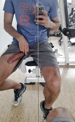 freeballflorida561:  my-veiny-wiener:Sooo this is what I meant when I said I was taking nudes everywhere and whipping my dick out at the gym 🙈  Come to my gym!