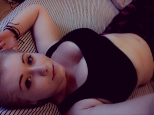 thefawnqueen:  Getting ready for worrrkkk