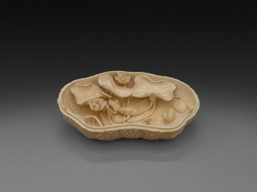 Box in Form of Lotus Leaf, 1700s, Cleveland Museum of Art: Chinese ArtSize: Overall: 5.1 cm (2 in.)M