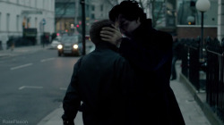 rose-fission:  Kisses at Baker Street 