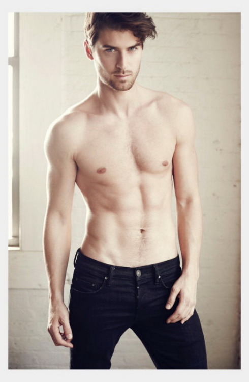 hunks4you:  http://hunks4you.tumblr.com/  Say Something  Send Something 