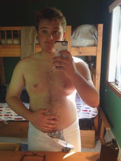 jackenman:  gltbears:  anxiouscub:  Here’s my man boobs on this tummy tuesday for you guys  suckable  MASTURBATION MOTIVATION! ~JackenMan