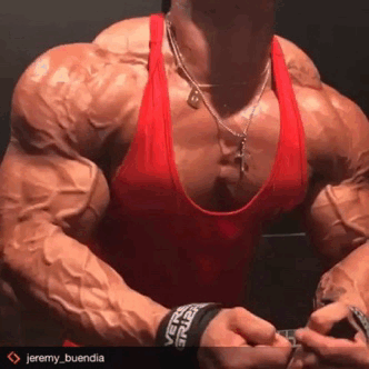 growmehugedaddy:Shredspiration    jeremy buendia  