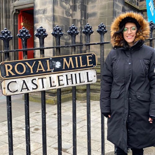 I’M IN SCOTLAND! FINALLY! It’s gorgeous and I’m fucking freezing. (at Royal Mile) https://www.instagram.com/p/B9oe_wXAiGM/?igshid=1eo3yn2ow4whh