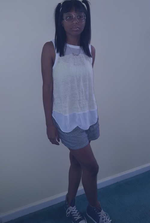 inickel: Instagram cropped my feet out so here’s the full outfit  Instagram : @nicoleeeojj