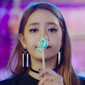O Novo Girl Group Da Cube Debutou Hoje E Est Maravilhoso, Apoiem Muito As Meninas E Views EmLATATA.like