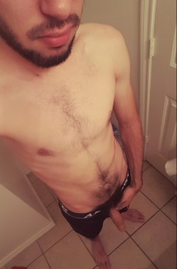 hairyazzlatino21:  I may not have the nicest body but I’m definitely gonna work towards getting it 