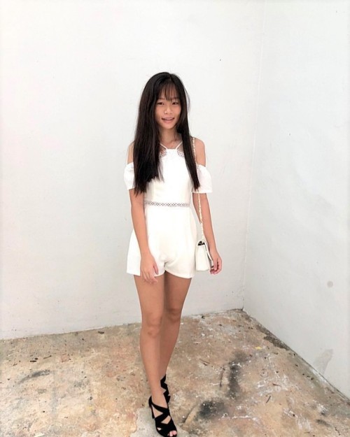 sgmirrorselfie: (4)