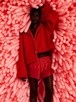 ohthentic:  shadesofblackness:   THAINA OS FOR FGUK MAGAZINE BY TRAVYS OWEN.   Oh