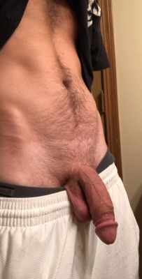 biblogdude:  hung-bi-dude: I love having my cock out 😛  I’d love having it in my mouth