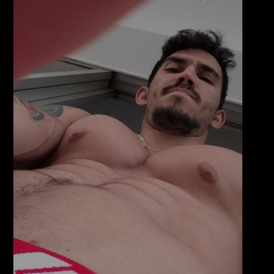 betomartinez:  Beto’s Cornerhttp://betomartinez.tumblr.com/