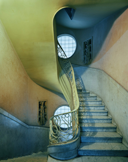 Michael Eastman (American, born 1947), Deco Stairwell, Havana, Cuba, 2010 | © Michael Eastman