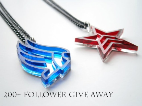 exhaustedapostate:  That’s right, I’m giving away a pair of Mass Effect Paragon Renegade necklaces shipped directly to you from this store. The rules are simple: You must be comfortable with giving me your address. One reblog only, Likes do not count. 