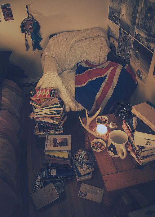 daisyandlazy:  &lsquo;I saw in the corner there is a photograph, no doubt in