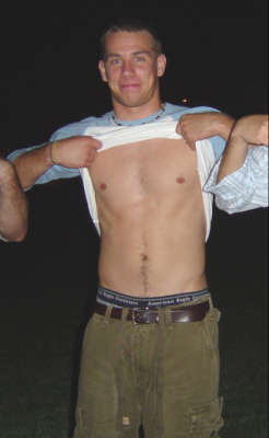 fraternityrow:  Spring Break: drunk horny boys :)  The things I&rsquo;d do to him Omg.