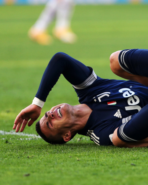 Cristiano Ronaldo playing in the match between Juventus and Bologna