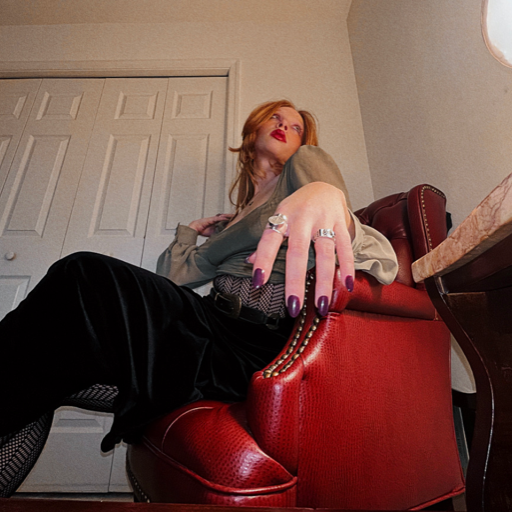 gimmeeshelter:&ldquo;I’m really quite simple. I don&rsquo;t want to be in the business full time, Because I&rsquo;m a gardener. I plant flowers and watch them grow. I don&rsquo;t go out to clubs, I don&rsquo;t party I stay at home and watch the river