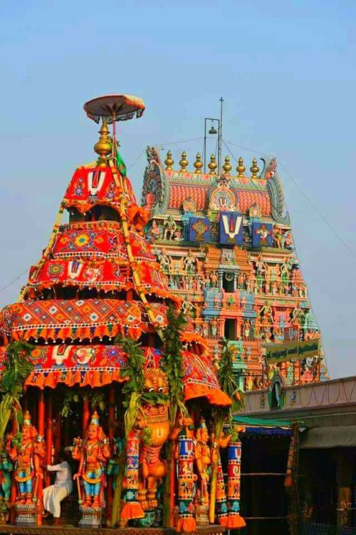 Parthasarathy thiru ther (chariot) and temple gopuram, Chennai, Tamil Nadu