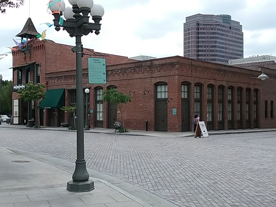 Places I walked around Saturday when buying art supplies, Little Tokyo, Chinatown,