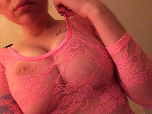 bbwstuff69:  infatuatedwiththick:whysolation: make me madYou want me to tell you that I want your big cock to plough into me, and ride me until I scream? 