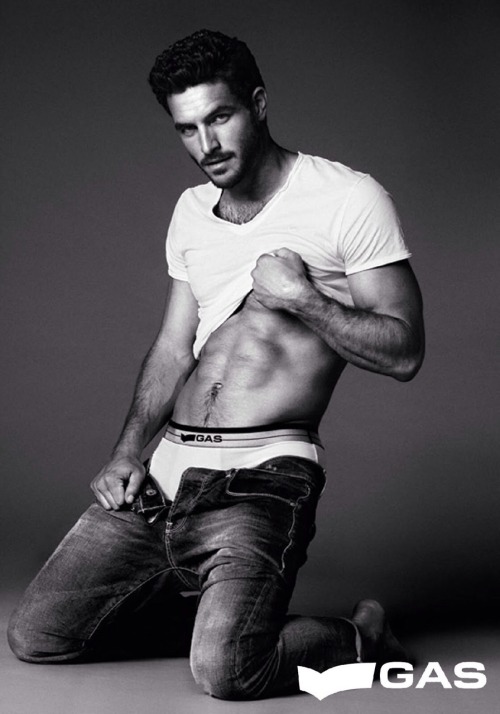 stefanpoison:  FOLLOW ME STEFAN POISON      Justice Joslin  SEXY MAN 