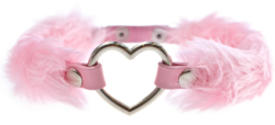 thelosersshoppingguide:Pink Faux Fur Heart