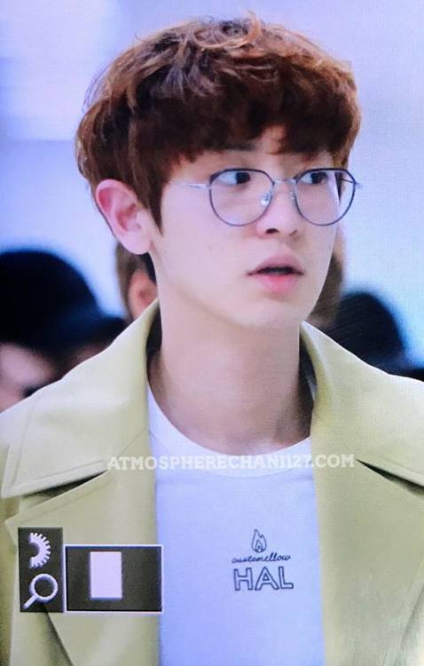 [Preview] 170515 #Chanyeol @ Llegada al Aeropuerto de Gimpo.Cr: atmospherechanSubido por EXO Argenti