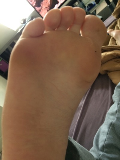 feetgirly94:  Lick my soles 👣