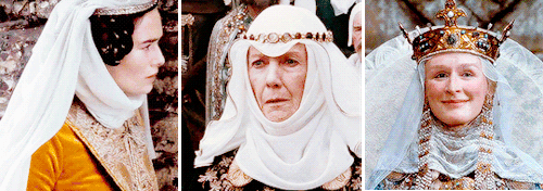jeanoflochiel:costume series: medieval fashion in period drama → wimples and gorgetsThe wimple or go