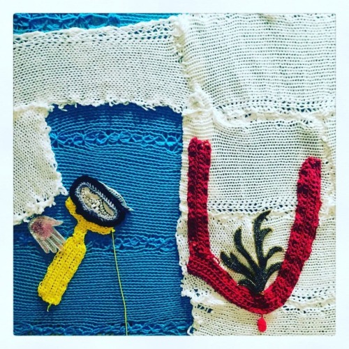 #knit #fibreart #artistwithbreastpump #textileart #sequin #motherartist #motherhoodnarrativesinfibre