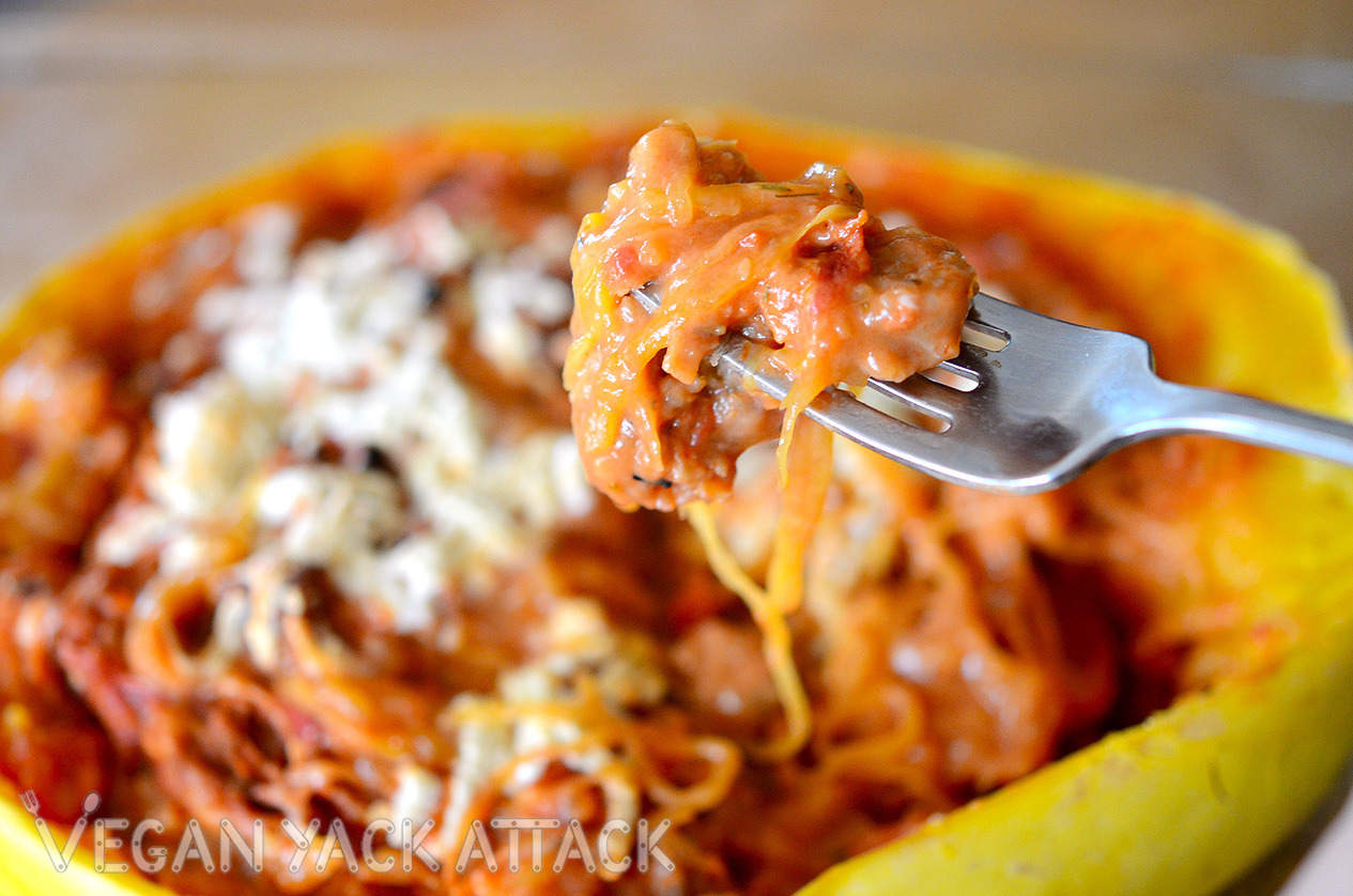 yackattack:  HAPPY VEGAN PIZZA DAY, EVERYONE! Because I love you, A LOT, I’ve made