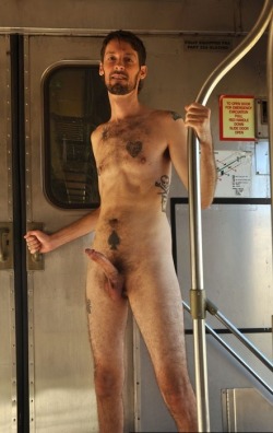 grrrr-4-fur:  naked and hard on the subway