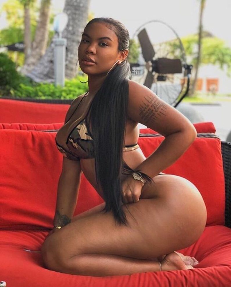 she-knows-i-know-she-knows: thickaddiction: @_chinesekitty 😍😍😍 that thigh,