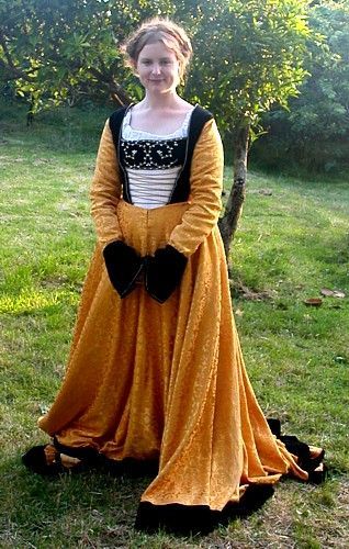 sartorialadventure:Germanic Renaissance fashions (click to enlarge)1-2. 1525-30, based on the art of