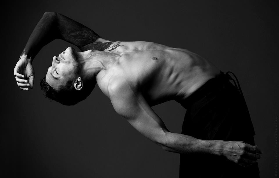fiore-rosso:  [HEIR] magazine // metamorphosis. photographer - genevieve charbonneau 